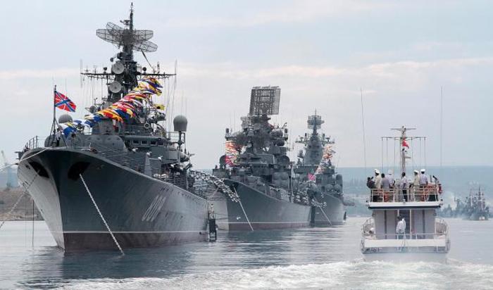 Репетиция парада ко дню ВМФ в Севастополе, 25 июля 2014.