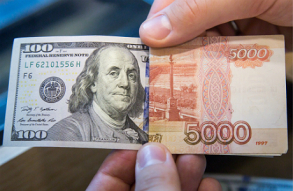 Рубль попал в зависимость от ФРС США