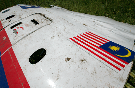 На месте крушения пассажирского самолета «Малайзийских авиалиний» Boeing 777, в Донецкой области.