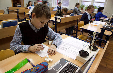 http://m1-n.bfm.ru/news/maindocumentphoto/2014/09/01/school.jpg