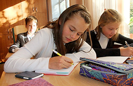 http://m1-n.bfm.ru/news/maindocumentphoto/2015/08/10/school.jpg